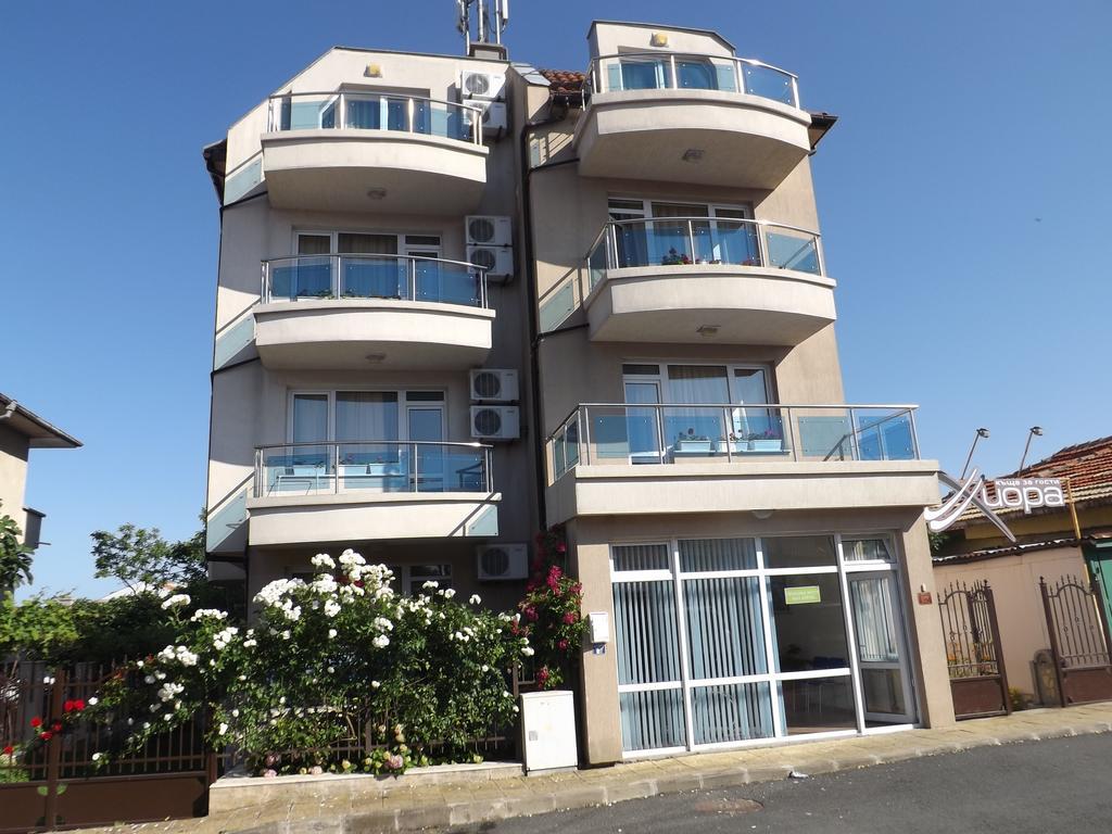 Guest House Hiora Ahtopol Exterior photo
