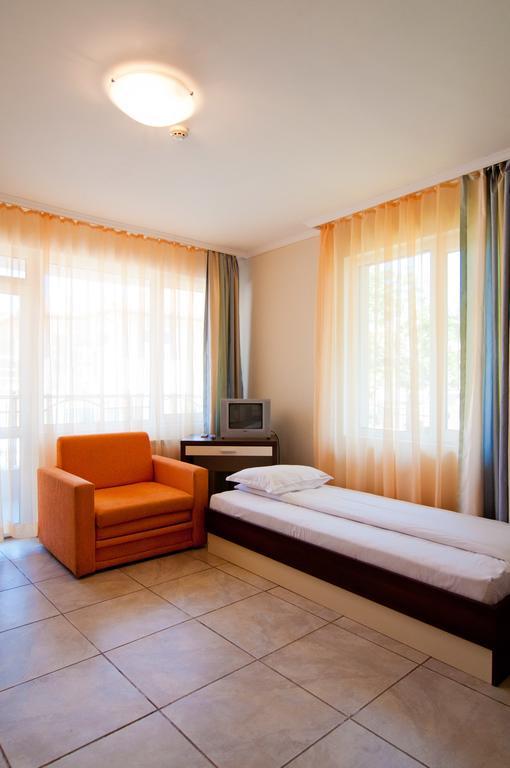 Guest House Hiora Ahtopol Exterior photo