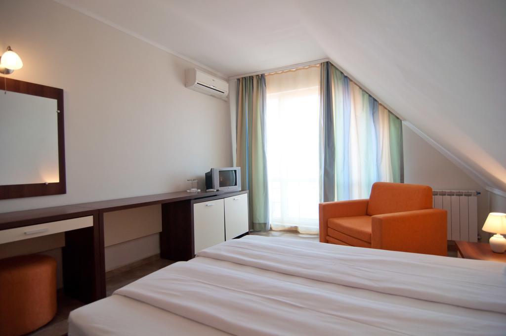 Guest House Hiora Ahtopol Exterior photo