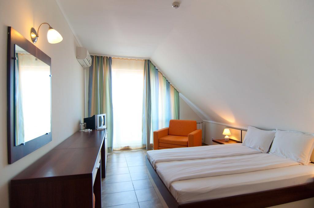 Guest House Hiora Ahtopol Exterior photo