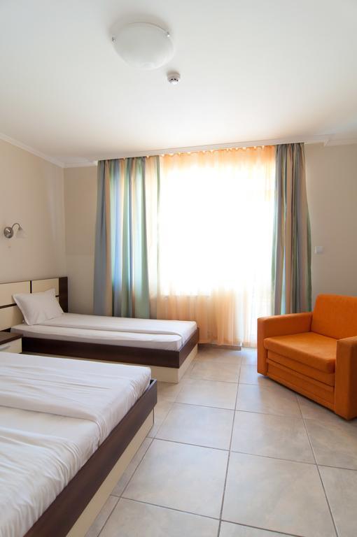 Guest House Hiora Ahtopol Exterior photo