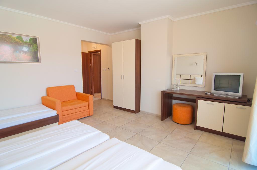Guest House Hiora Ahtopol Exterior photo