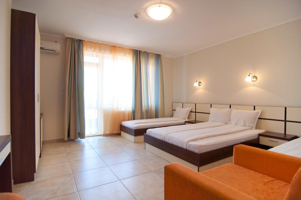 Guest House Hiora Ahtopol Exterior photo