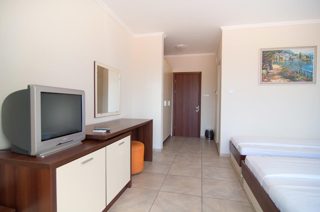 Guest House Hiora Ahtopol Exterior photo
