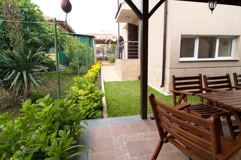Guest House Hiora Ahtopol Exterior photo