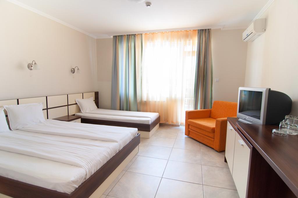 Guest House Hiora Ahtopol Exterior photo